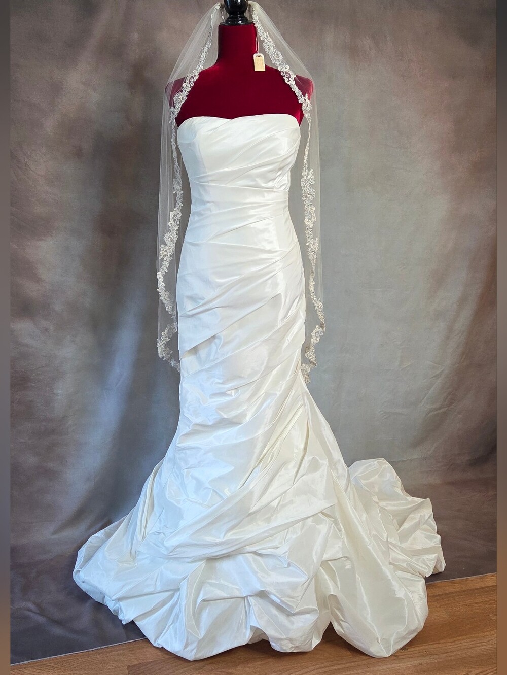 Allue Bridal Size 10 Ivory Color